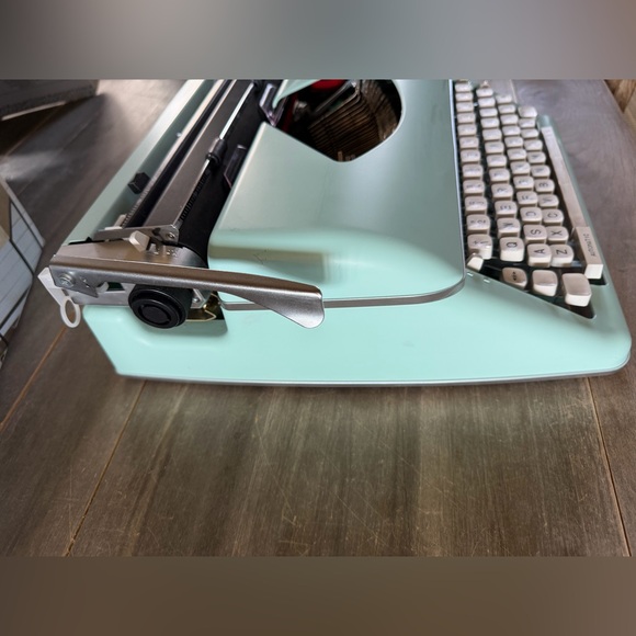 We R Memory Keepers | Typecast Typewriter | Mint | IN BOX - Picture 5 of 8